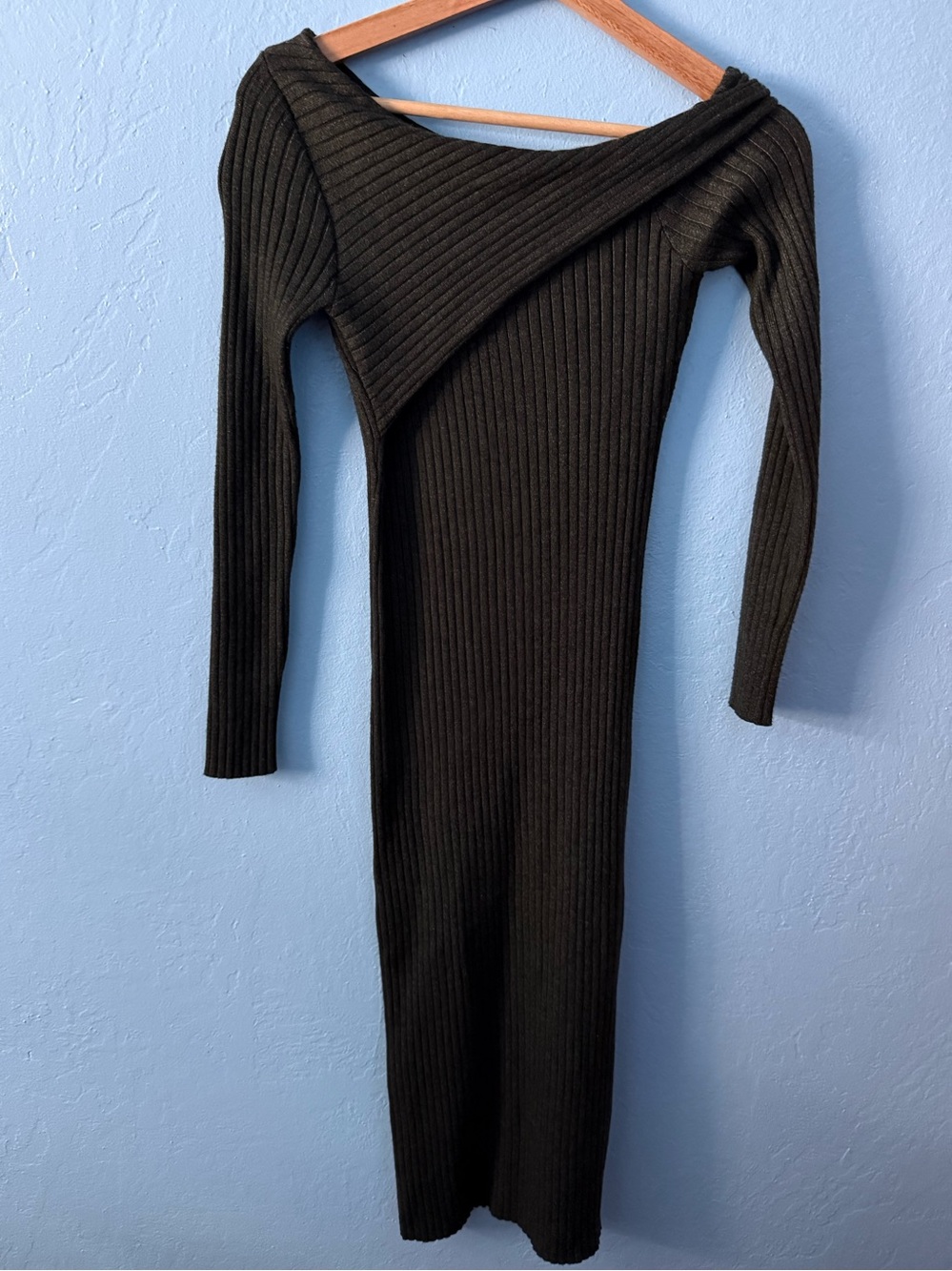 💅🏻 Heartloom Ribbed Off-Shoulder Long Sleeve Dress 💅🏻 3 for $30 Bundle SALE!